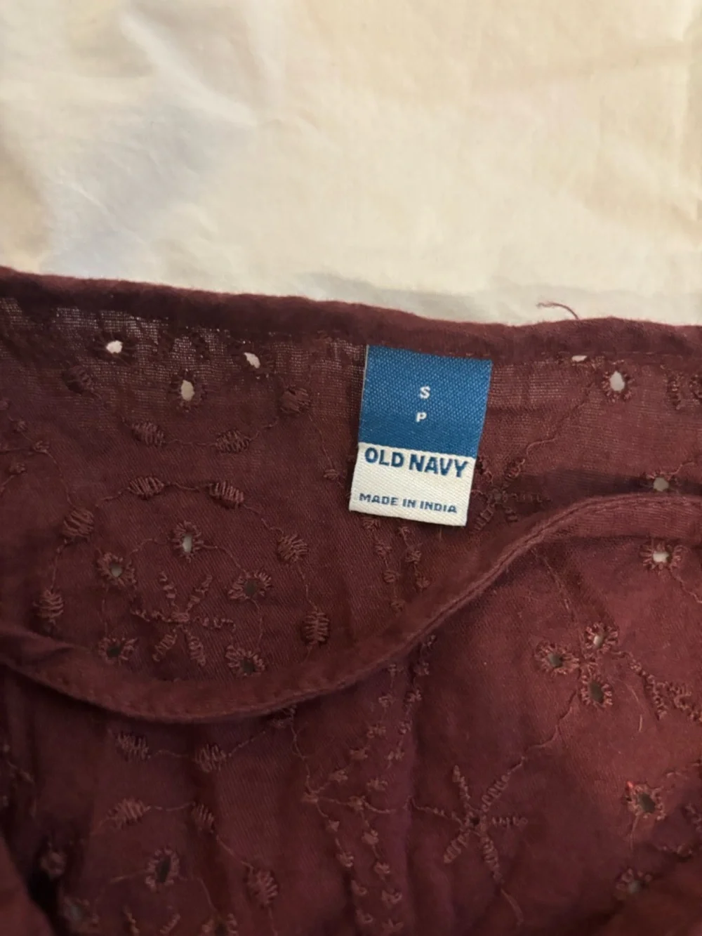 Old Navy Burgundy Eyelet Button-Front Blouse - Picture 4 of 4